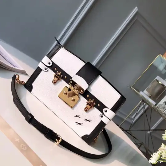 Louis TRUNK CHANELUTCH Vuitton 0404